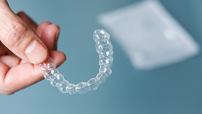 How to Clean Invisalign Trays with Common Household Ingredients